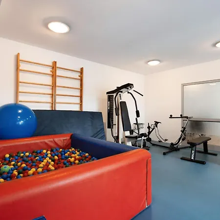 منتجع Familijny Osrodek Wypoczynkowy Krynica Zdroj *