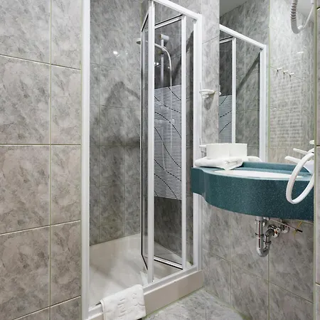 Familijny Ośrodek Wypoczynkowo - Rehabilitacyjny Zdrój Resort *